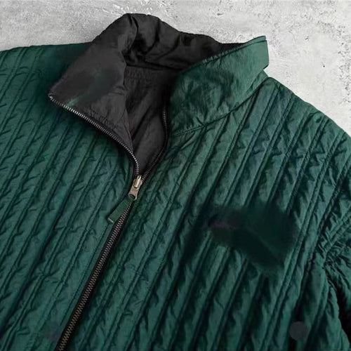 Veste matelassée pour femmes avec col haut et fermeture éclair dissimulée Chic & Stil