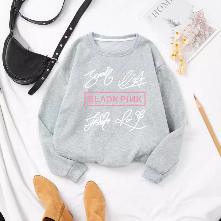 Women's casual sweatshirt with creative signature motif Chic & Stil