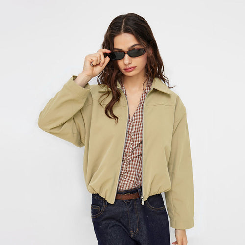 Veste courte décontractée pour femmes avec des poignets élastiques et une fermeture éclair tendance Chic & Stil