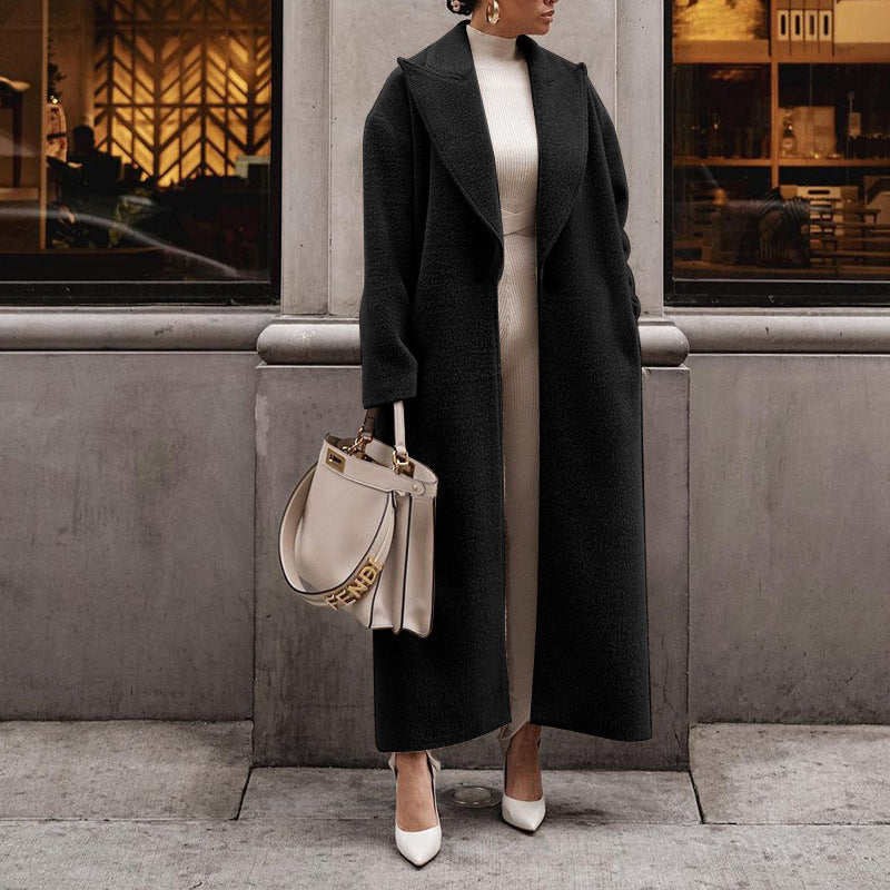 Luxurious wool coat for women with a textured design and a classic collar Amarae