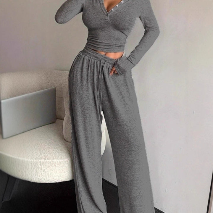 Ensemble de loisirs féminin avec détails en bouton et taille élastique Chic & Stil
