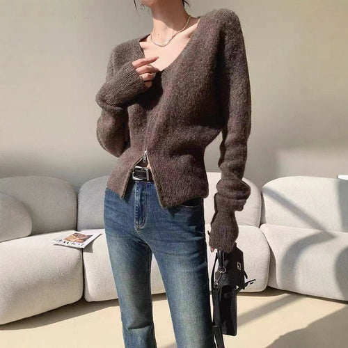 Cardigan en tricot à la mode pour femmes avec col en V et zips pratiques Chic & Stil