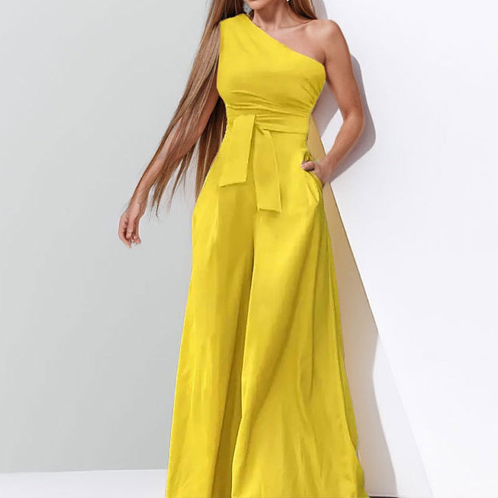 Combinaison élégante pour femme à une épaule avec ceinture à la taille et jambes larges Chic & Stil