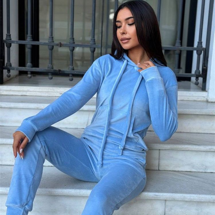 Thermal tracksuit set for women in luxurious velvet with high collar and practical pockets Lune London