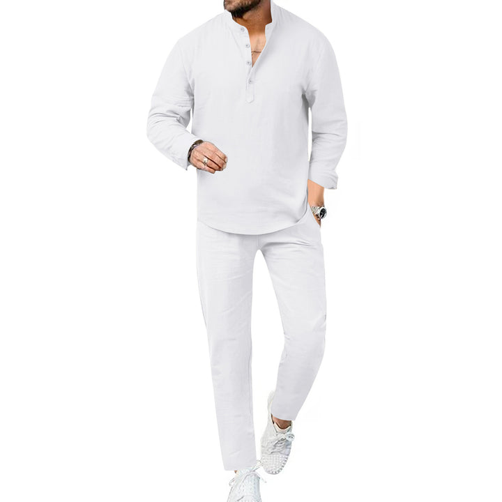 Modern leisure suit for men with an innovative boutonnière design and breathable features Lune London