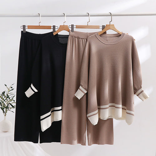 Casual knitted loungewear set for women with trendy contrast hem and loose fit Amarae