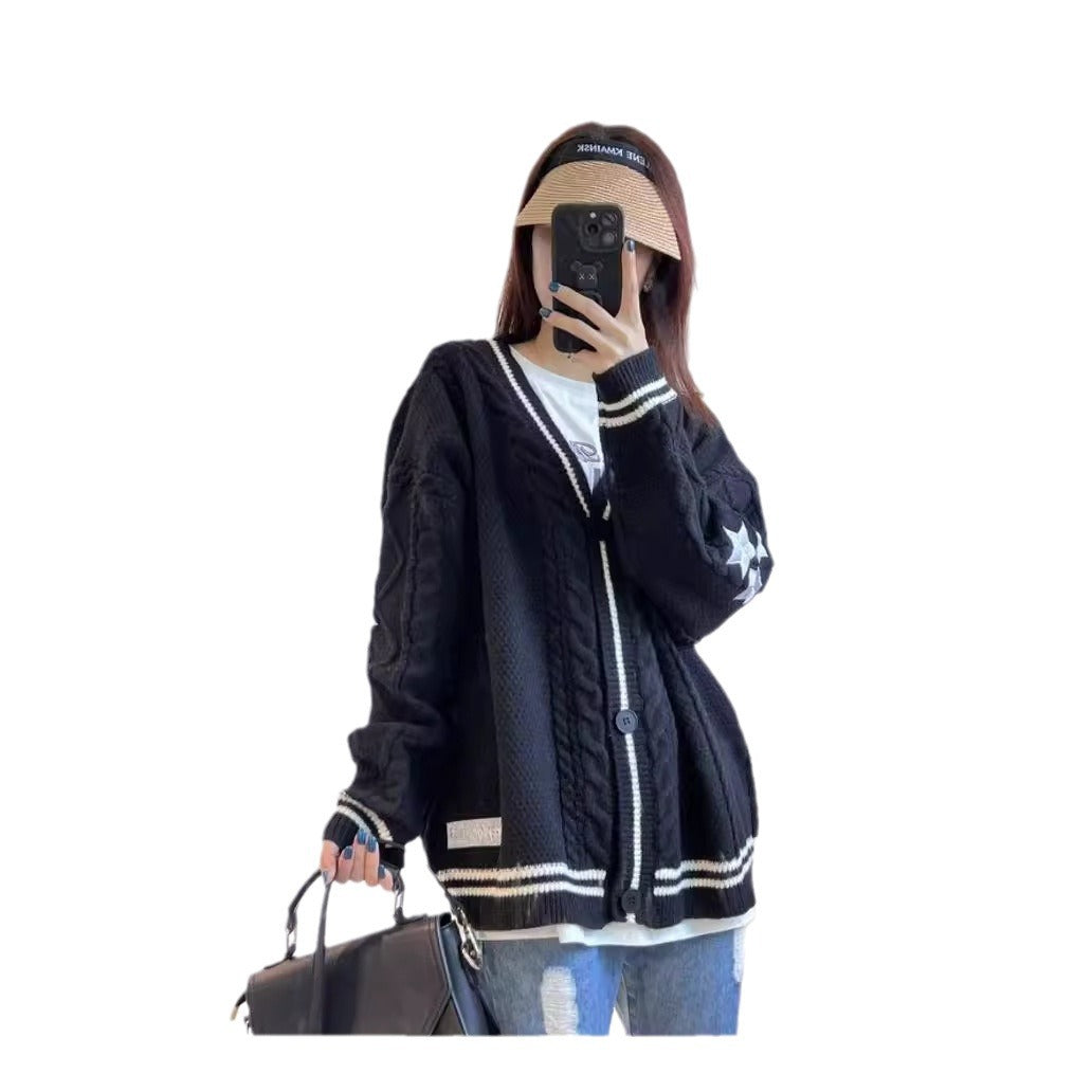 Cardigan en tricot épais pour femmes avec un motif de câble significatif et des notes de mode Chic & Stil