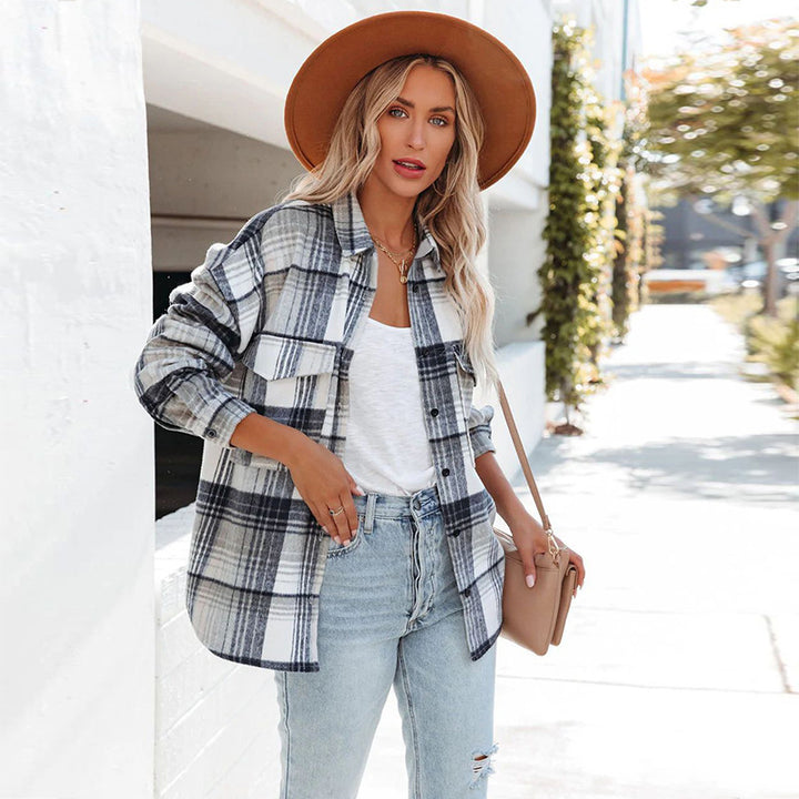 Checked button blouse for women with practical pockets Chic & Stil