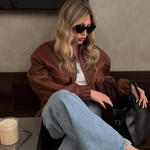 Veste en cuir synthétique stylée pour femmes avec détail décoratif Chic & Stil