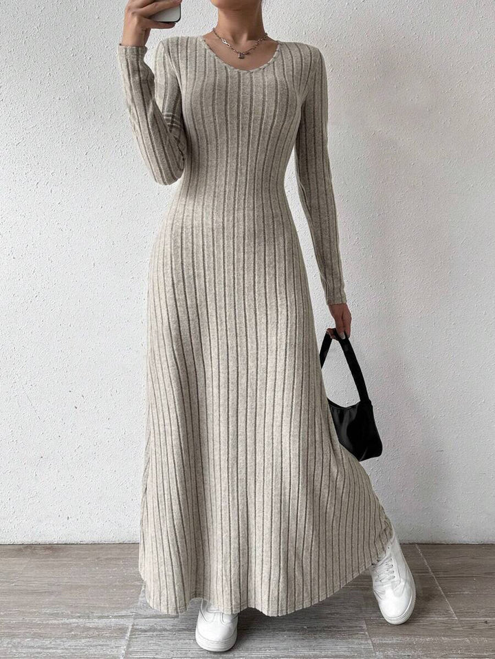 Maxi dress with long sleeves for women with ribbed texture and V-neck Lune London