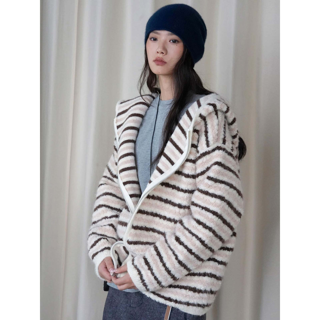 Women's Short-Cut Teddy-Fleece Zip-Hoodie with Hood Amarae