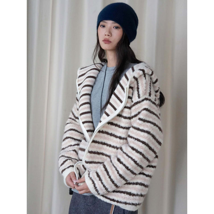 Women's Short-Cut Teddy-Fleece Zip-Hoodie with Hood Amarae