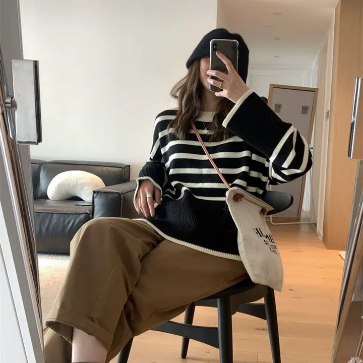 Comfortable knitted sweater for women with Lune London stripes