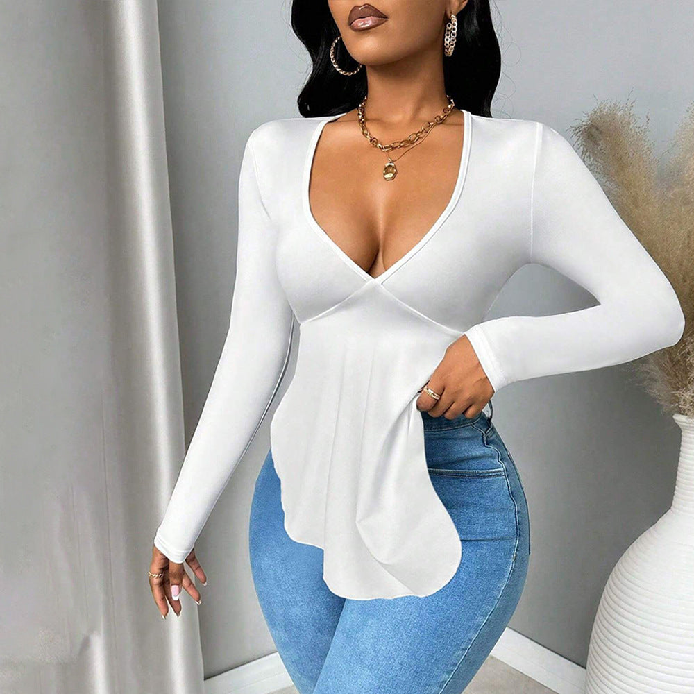 Chemise élégante à manches longues pour femmes avec décolleté en V séduisant et coupe tendance Chic & Stil