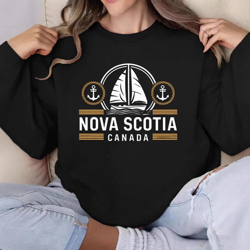Sweat-shirt pour femmes avec un motif de voile maritime et une lettrage Chic & Stil discret