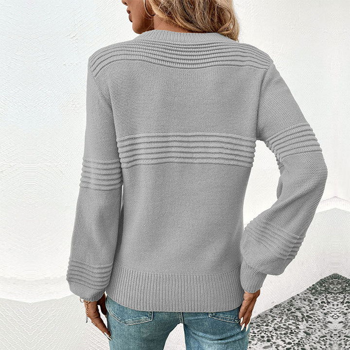 Casual knitted sweater for women with structured design Lune London