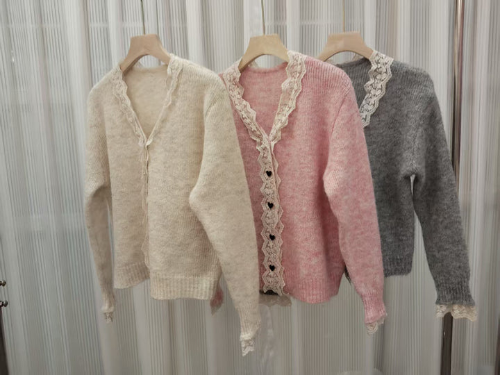 Women cardigan with lace accents and heart-shaped buttons Lune London