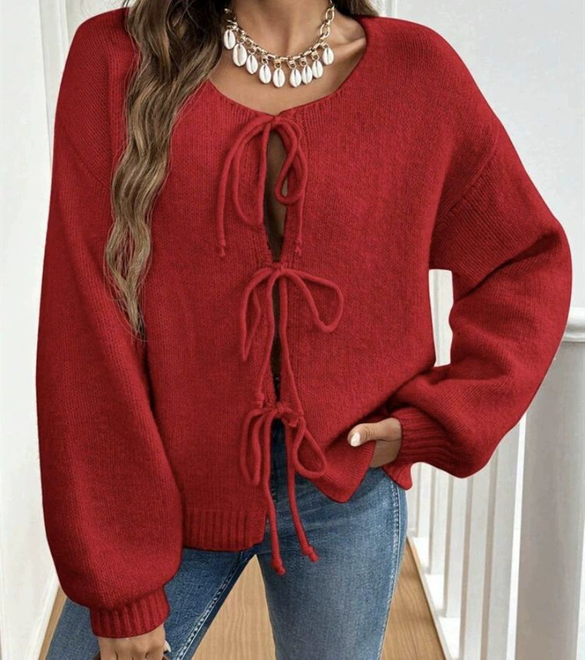 Pull en maille pour femme avec des détails de nœud élaborés Chic & Stil