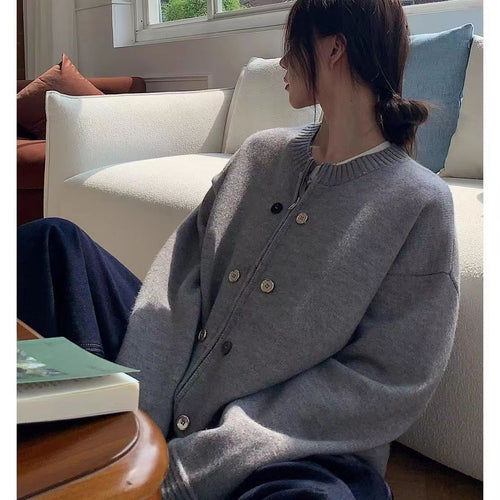 Cardigan classique pour femmes avec coupe confortable et boutons décoratifs Chic & Stil