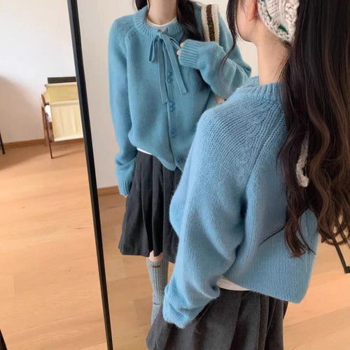 Cardigan court en tricot pour femmes avec ruban et matériau léger Chic & Stil