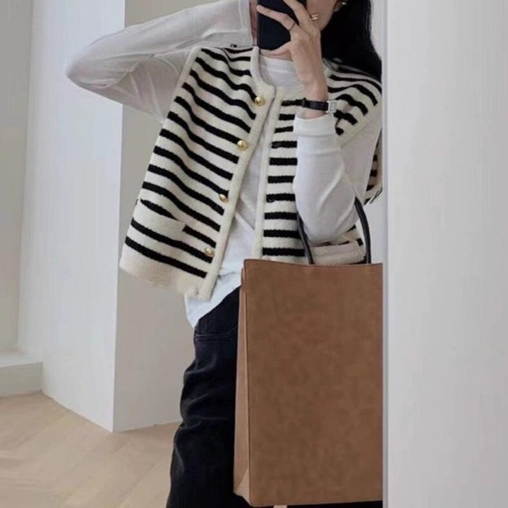 Veste mode femme avec motif rayé et boutons dorés Lune London