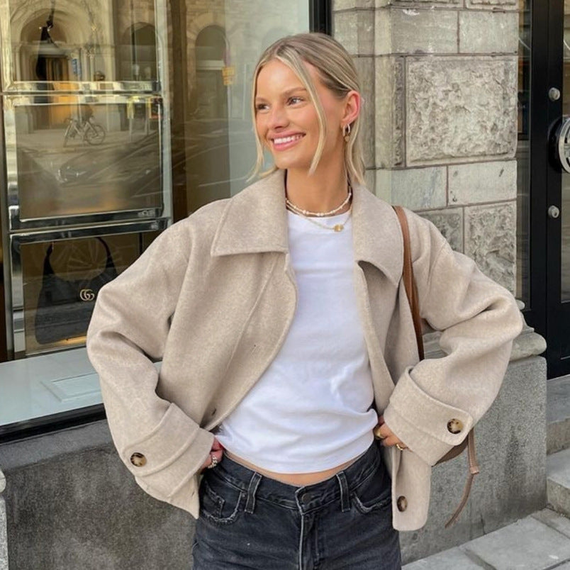 Lightweight fabric jacket for women in a relaxed oversized fit Lune London
