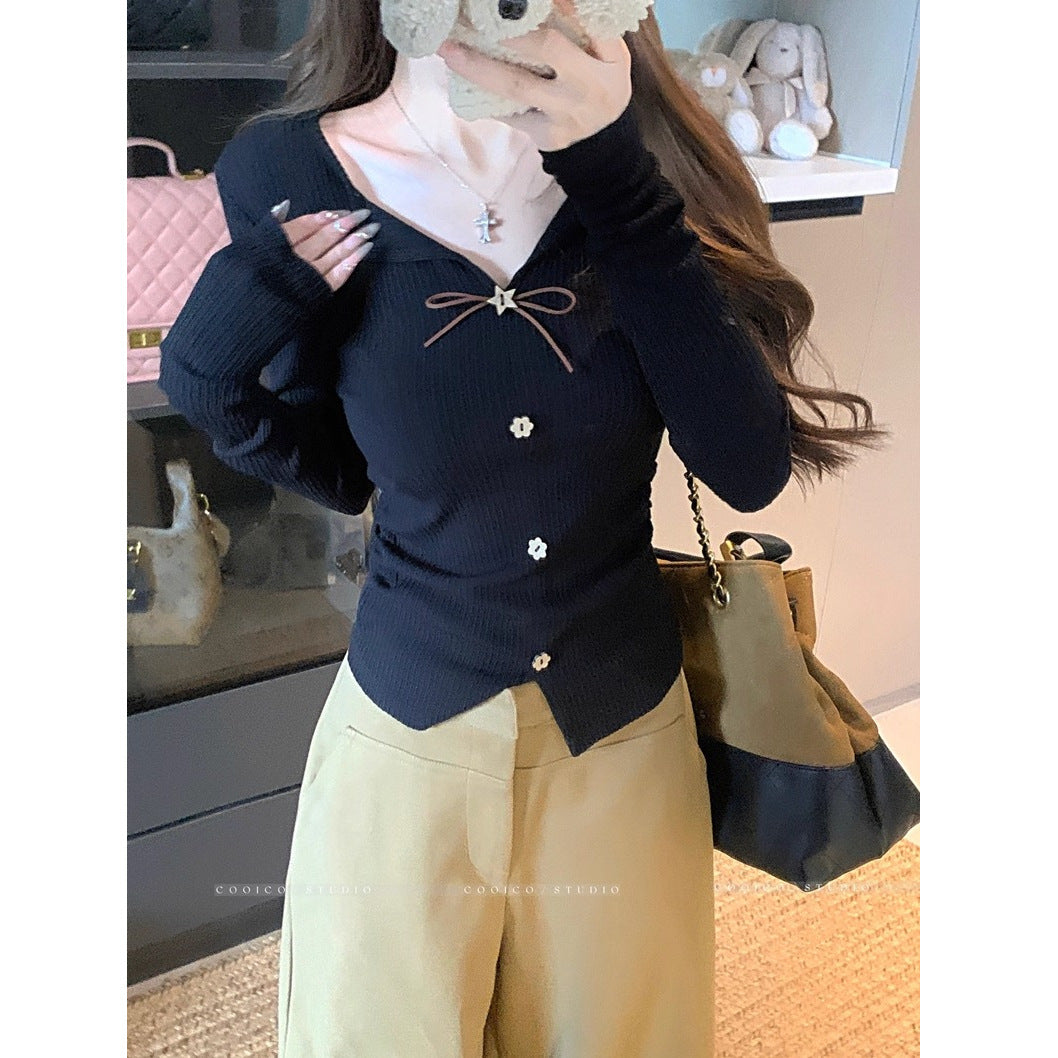 Women's knitted blouse with elegant bow Chic & Stil