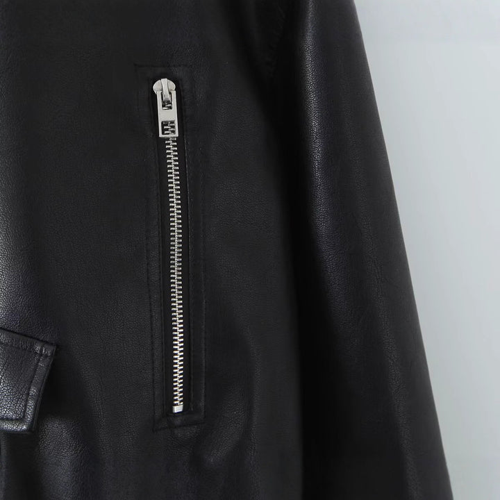 Veste en faux cuir pour femmes avec col montant et design unique Chic & Stil