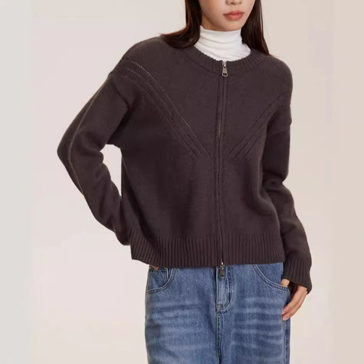 Ladies cozy knit cardigan with modern zipper closure and nice structured design Lune London