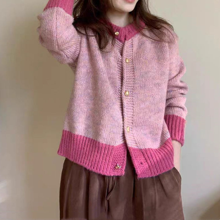 Cardigan pour femmes avec motif complexe et accents colorés Chic & Stil