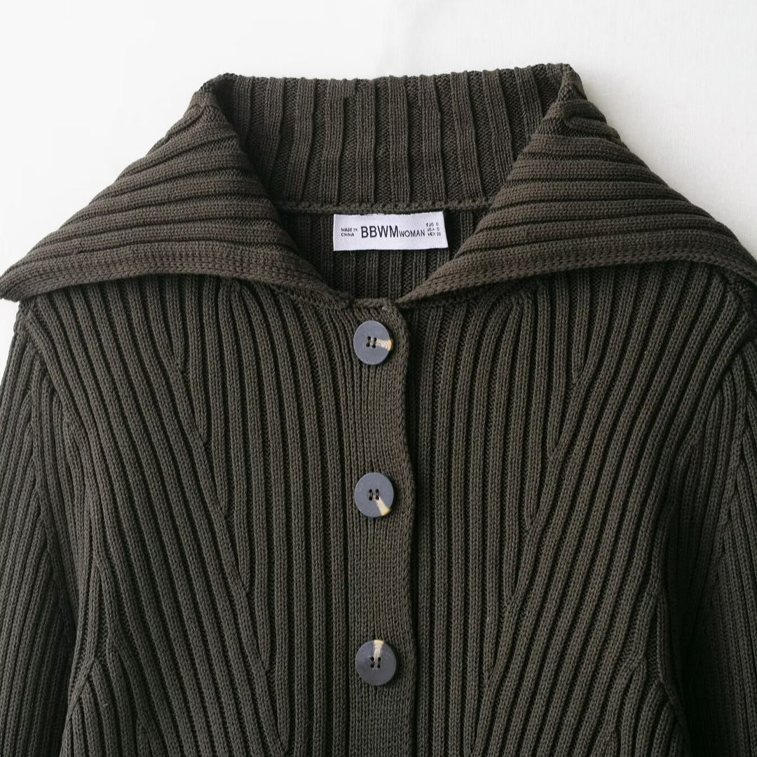 Ladies cropped knit vest with an elegant ribbed pattern Lune London
