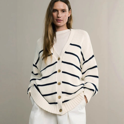Débardeur en tricot pour femmes avec un design moderne et des rayures contrastées Chic & Stil