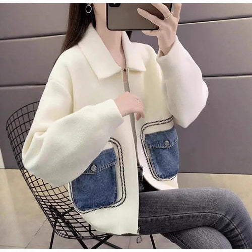 Veste extérieure à la mode pour femmes avec des poches en denim frappantes Chic & Stil