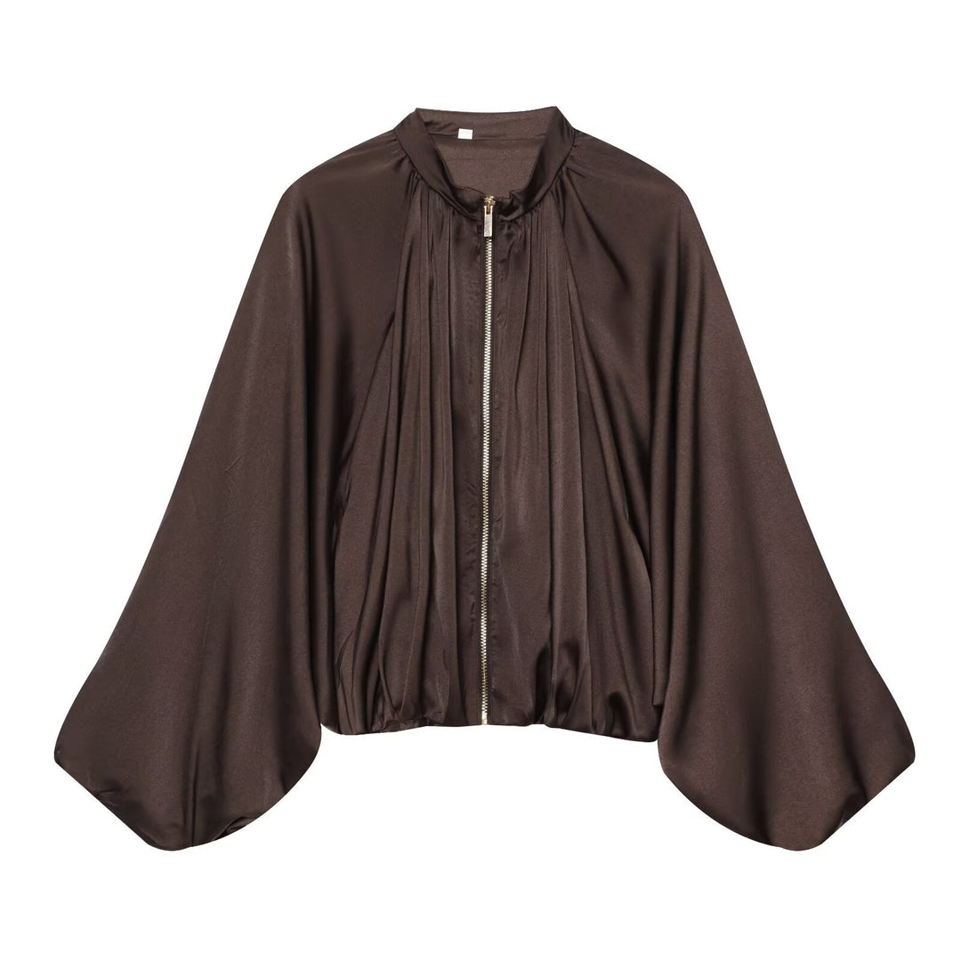 Women's cape jacket with central zipper, wide cape cut and voluminous bat sleeves Amarae