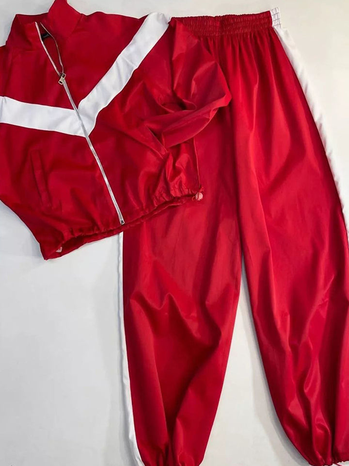 Women's sports tracksuit set with functional zipper and elastic waist Lune London