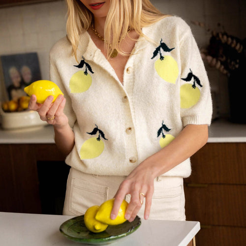 Knitted jacket for women with a cheerful lemon design and a short fit Amarae