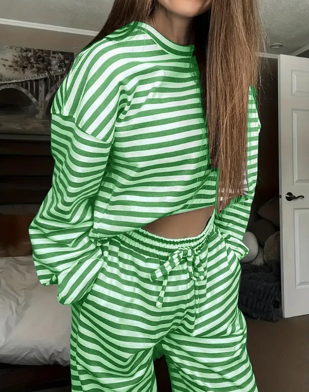 Ensemble de loisirs rayé élégant pour femmes Chic & Stil