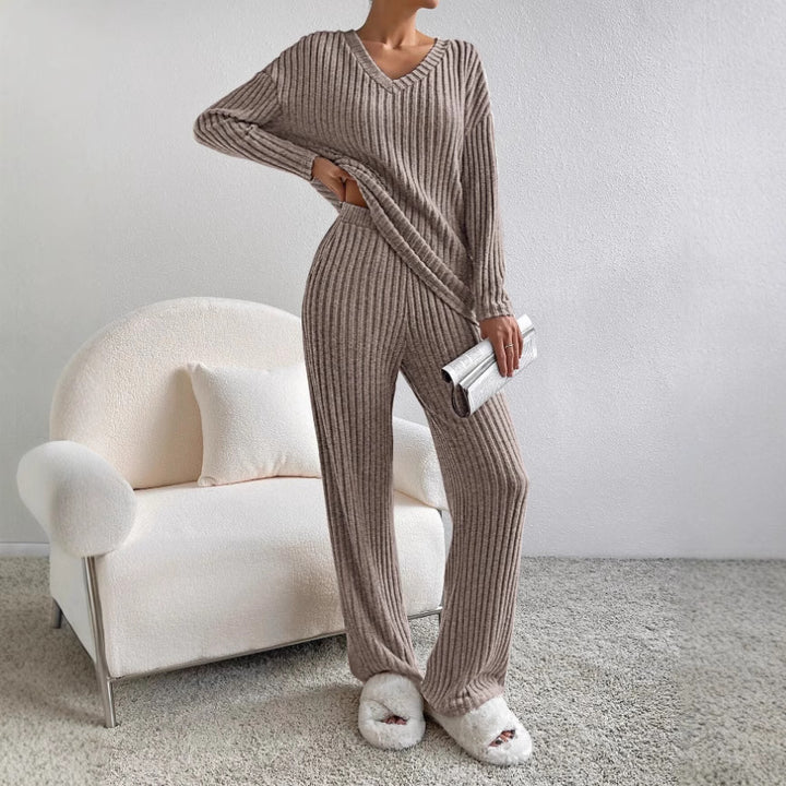 Ensemble de loungewear décontracté pour femmes avec texture côtelée Chic & Stil
