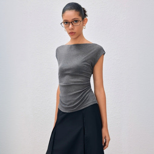 Elegant top for women with asymmetric draped design Chic & Stil