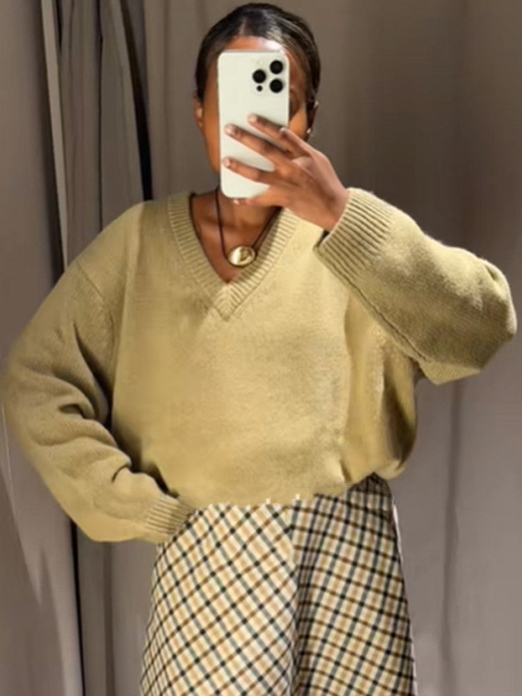 Women Oversized V-Neck Knit Sweater with Ribbed Hem Amarae