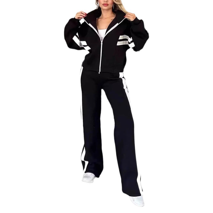 Women's sportswear with high collar and contrasting stripes Lune London