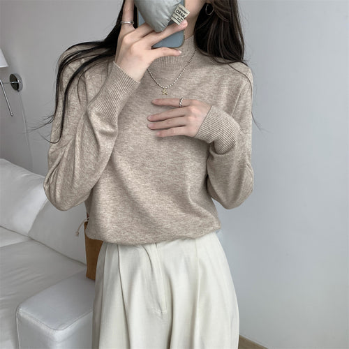 Pull fin en tricot pour femme avec un col montant moderne et une coupe décontractée Chic & Stil