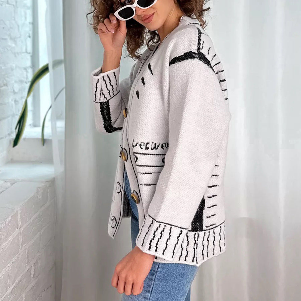 Cardigan pour femmes avec design asymétrique et boutons contrastés Chic & Stil