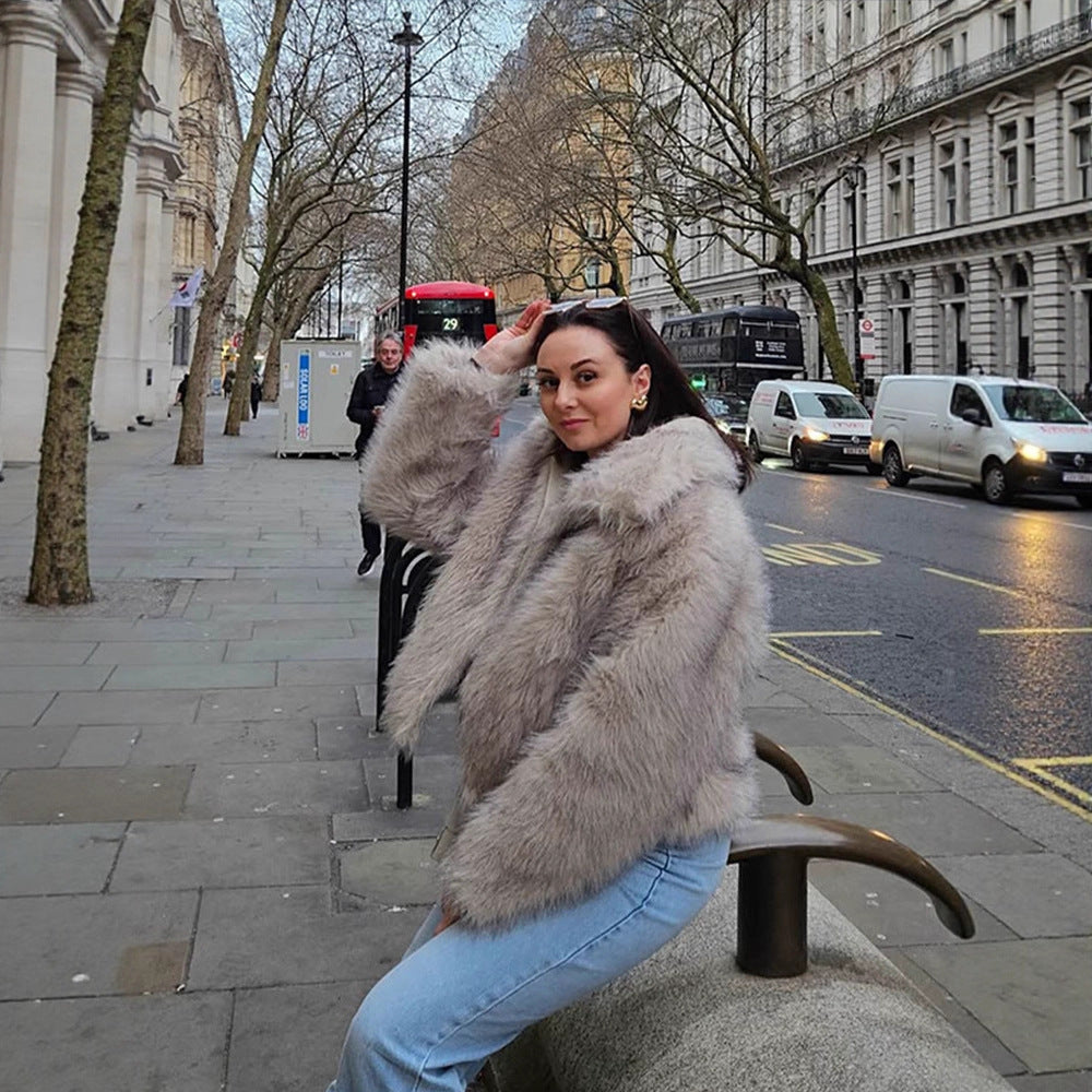 Women Short Boxy Jacket made of high-pile faux fur with high shawl collar Amarae