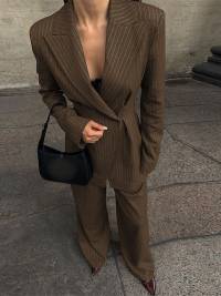 Elegant two-piece suit set for women with double button closure and wide leg Amarae