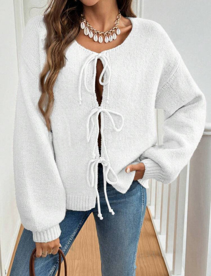Pull en maille pour femme avec des détails de nœud élaborés Chic & Stil
