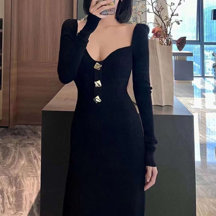 Robe en tricot pour femme avec décolleté en V profond et élégants détails de boutons Chic & Stil