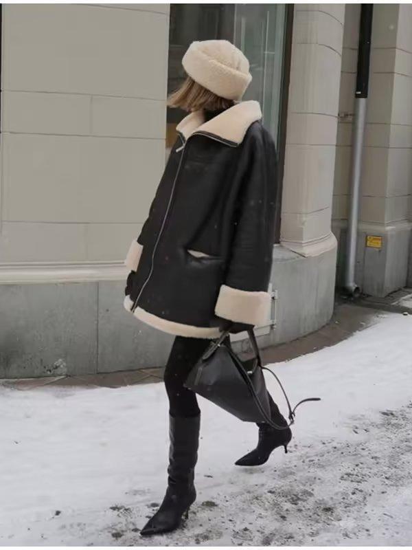 Faux fur jacket for women with full zip and comfortable pockets Lune London