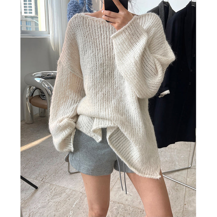 Ladies chunky knit oversized sweater with crew neck and extended hem Amarae
