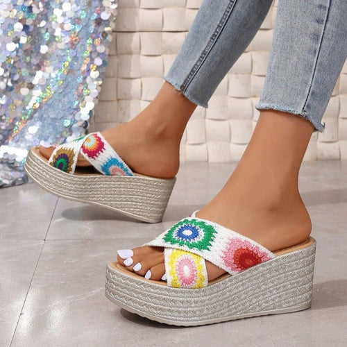 Ladies' platform sandals with a colorful floral pattern and a non-slip sole Amarae